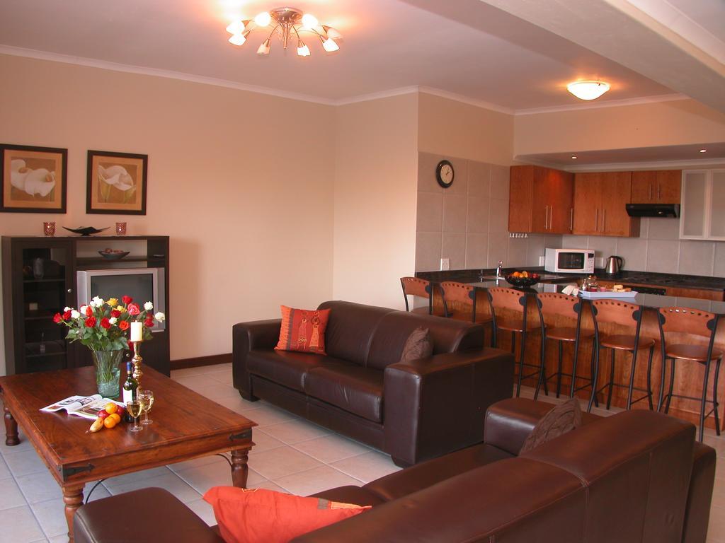 Keret Accommodation Bellville Luaran gambar
