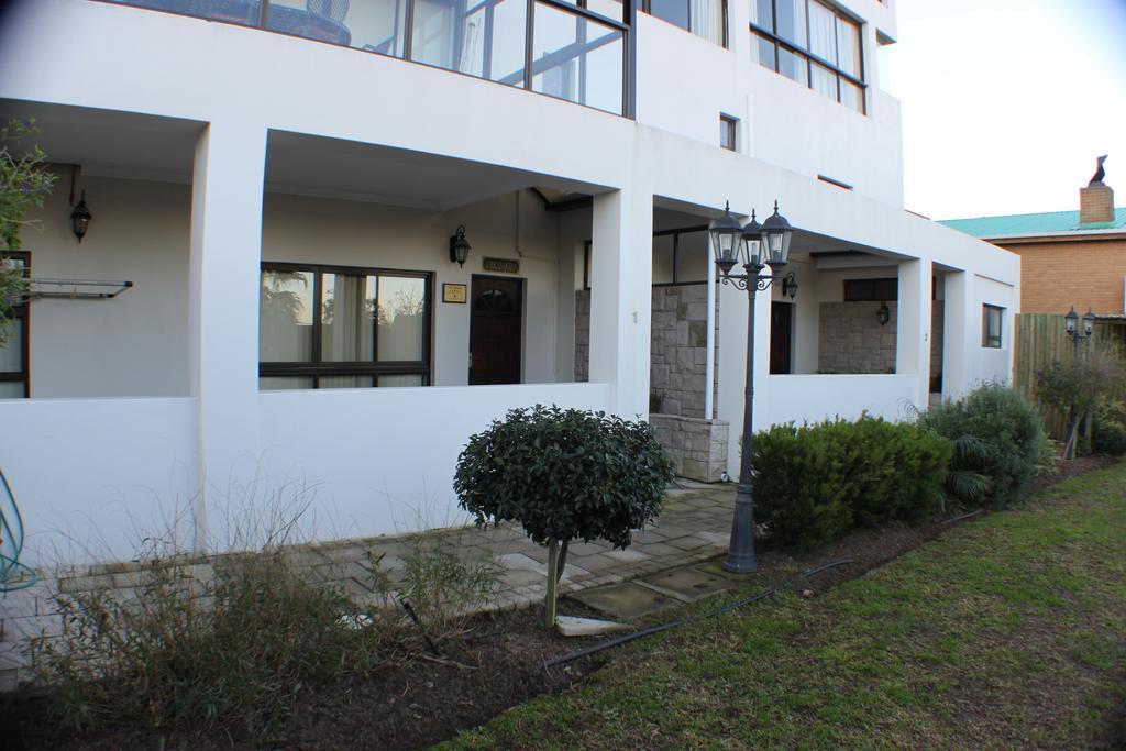 Keret Accommodation Bellville Luaran gambar